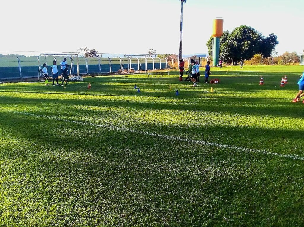 TREINO DA ESCOLINHA MUNICIPAL DE FUTEBOL Prefeitura de São Luiz do Norte